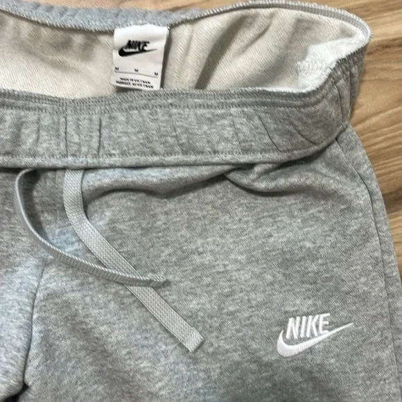 Nike grey slim fit sweat pants (Medium) - Picture 4 of 4